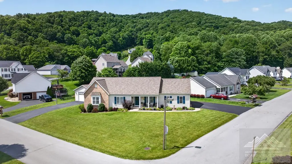 398 Brandon Dr, Bluefield, VA 24605 - #1
