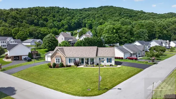 398 Brandon Dr, BLUEFIELD, VA 24605