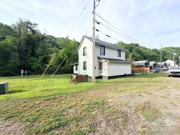 62 Cornsilk Rd, MAYBEURY, WV 24861