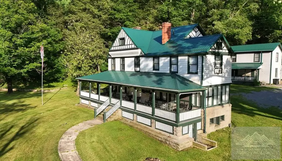 196 Elkhorn Station Rd., Elkhorn, WV 24831 - #2