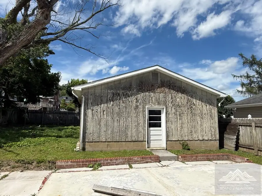 1706 Honaker Ave, Princeton, WV 24740 - #3