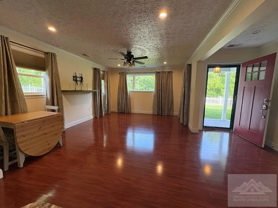 300 Vista Rd., Bluefield, WV 24701 - #3