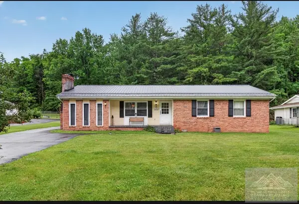 205 Wintercreek Dr., BLUEFIELD, VA 24605