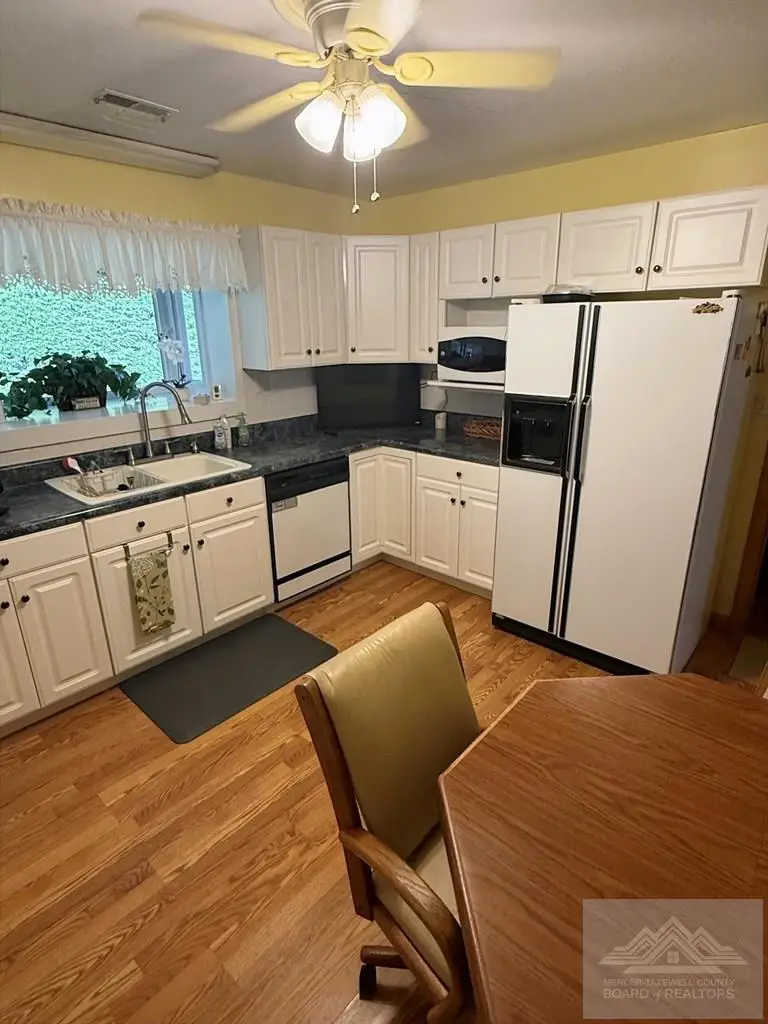 500 Mountain View Dr, Bluefield, VA 24605 - #3