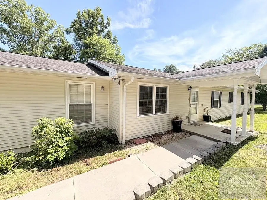 1102 Park Avenue, Princeton, WV 24740 - #3