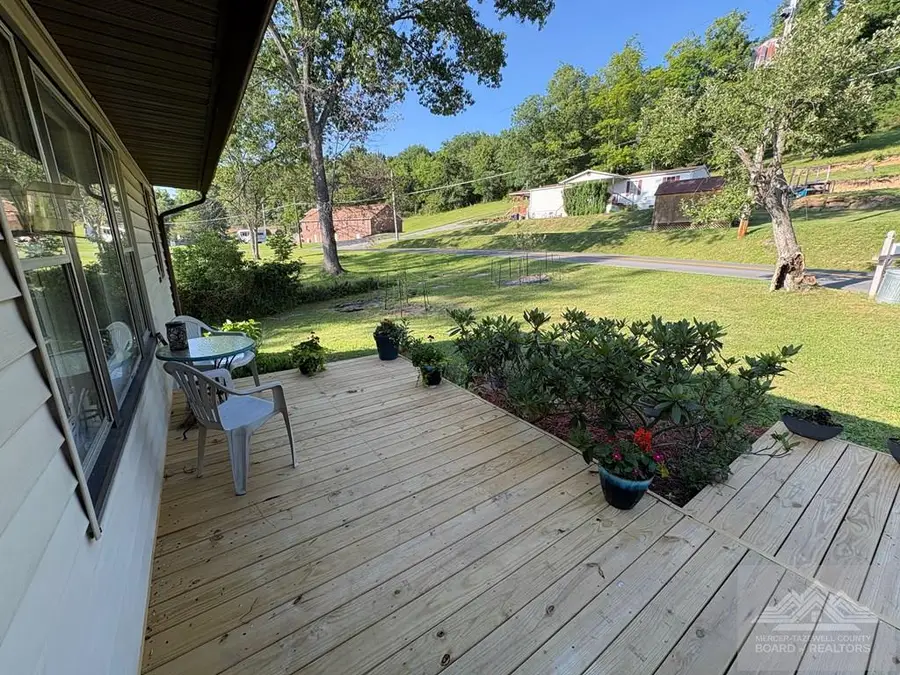 124 Willowbrook Rd., Princeton, WV 24739 - #2
