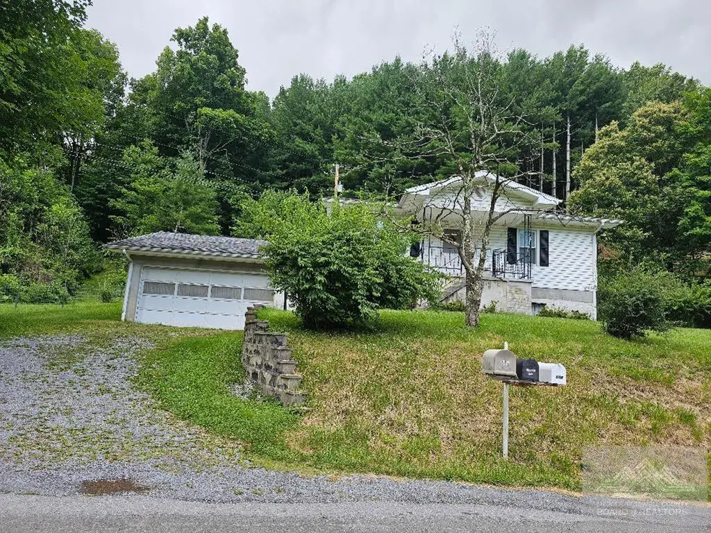 952 Tip Top, North Tazewell, VA 24630 - #1