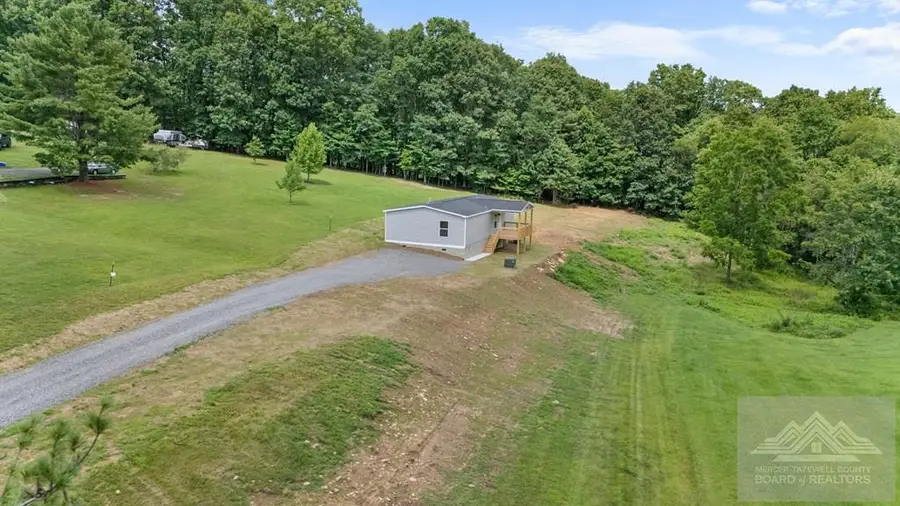 587 Foothills Ln, Princeton, WV 24739 - #3