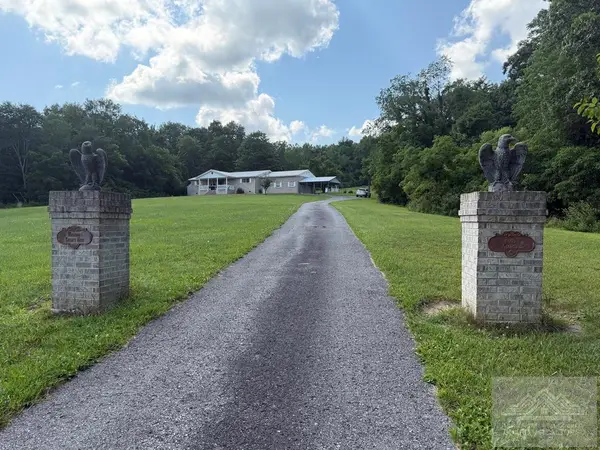 305 Eagles Nest, BLUEFIELD, WV 24701