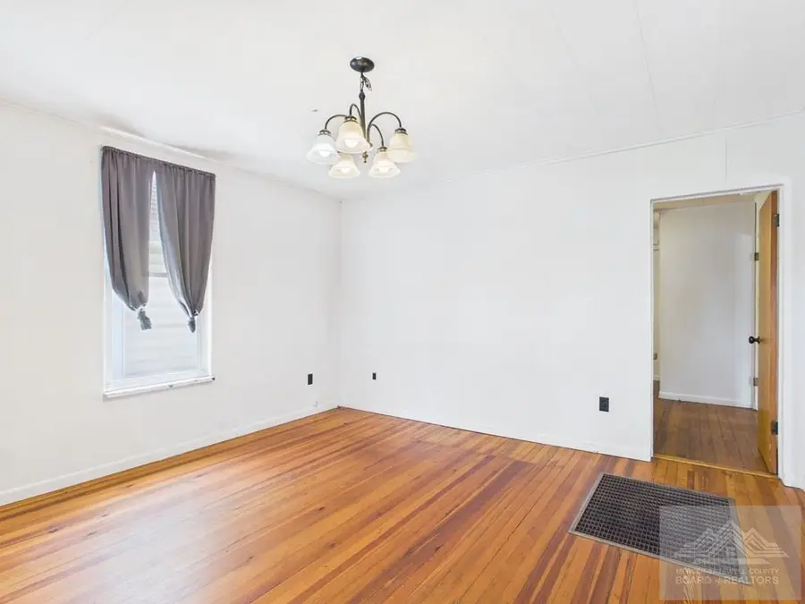 205 N 3RD ST, Princeton, WV 24740 - #2