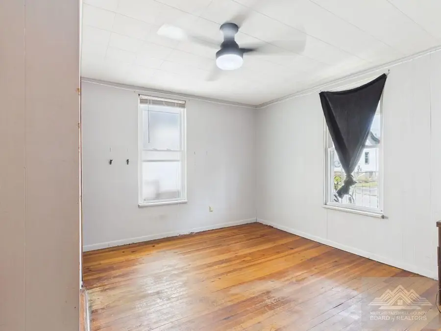 205 N 3RD ST, Princeton, WV 24740 - #3