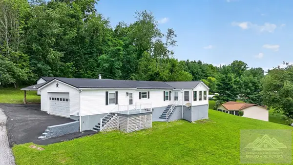 382 Fellowship St, BLUEFIELD, WV 24701