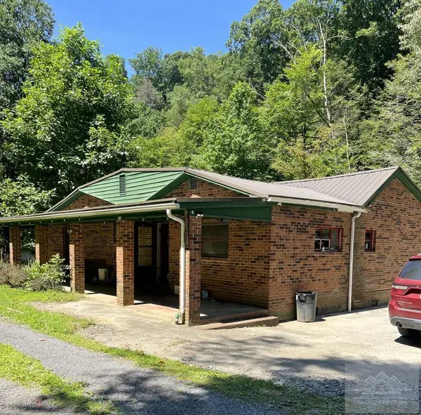 129 Covel Road, MATOAKA, WV 24736