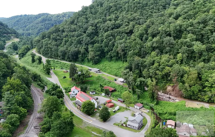 2431 Miracle Mtn. Rd., Gary, WV 25413 - #2