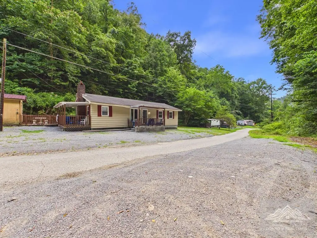 277 Stafford Br. Rd., Justice, WV 24851 - #1
