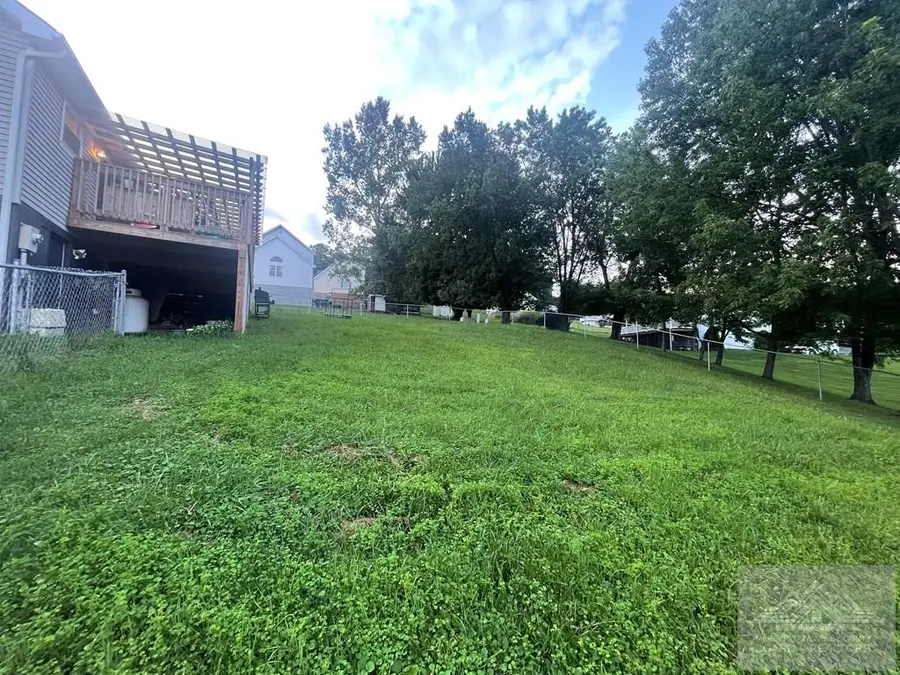198 Rosemary St, Princeton, WV 24739 - #3