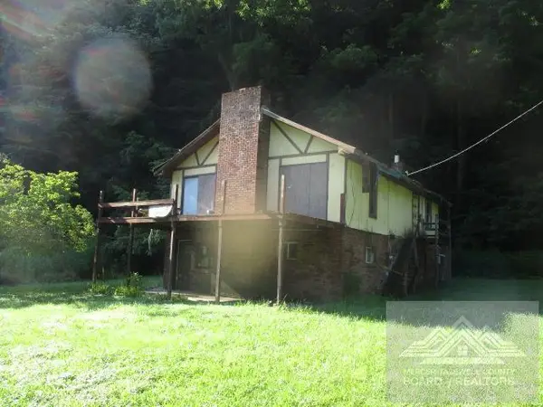 448 Jugneck Road, BLUEFIELD, WV 24701
