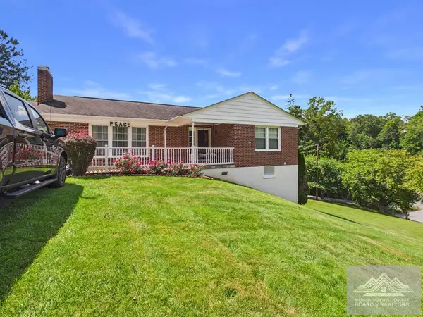 104 RedBud Rd, BLUEFIELD, WV 24701