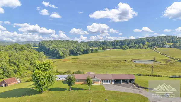 697 Broadway Road, PIPESTEM, WV 25979