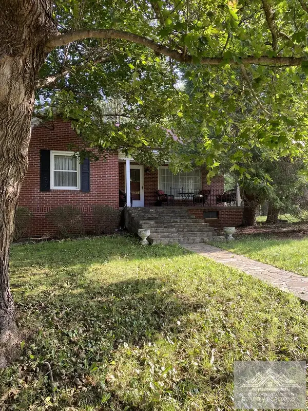 114 Caldwell, ATHENS, WV 24712