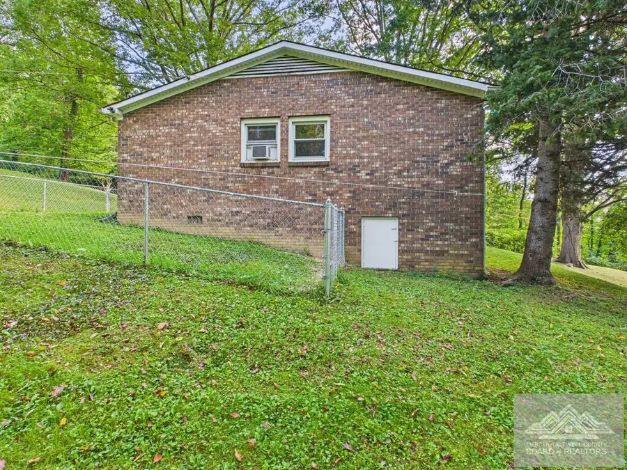179 AKRON CT, Princeton, WV 24739 - #2