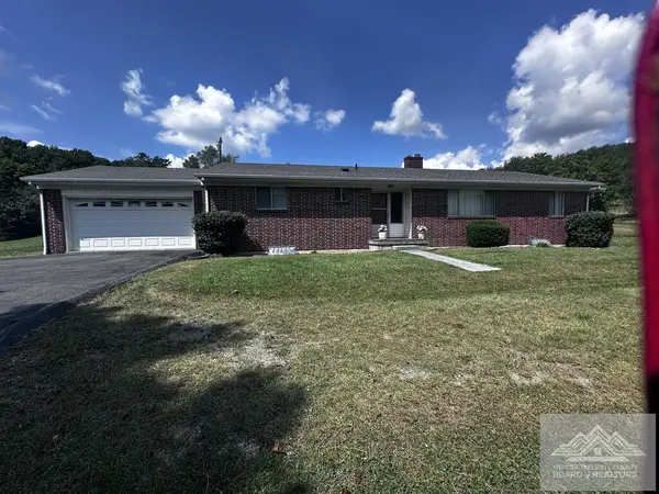 35933 Governnor G C Peery Hwy, BLUEFIELD, VA 24605