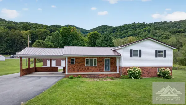 216 School Road, BLUEFIELD, VA 24605