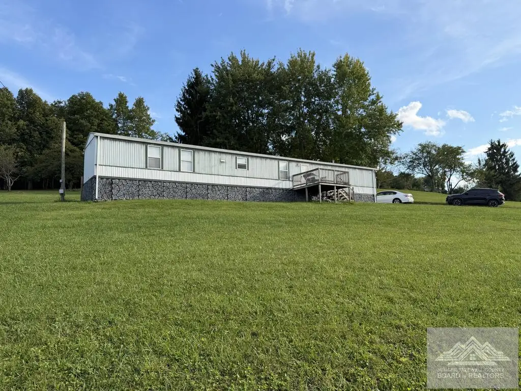232 Pisgah Ln, Princeton, WV 24739 - #1