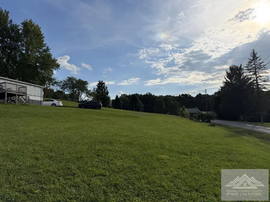 232 Pisgah Ln, Princeton, WV 24739 - #3