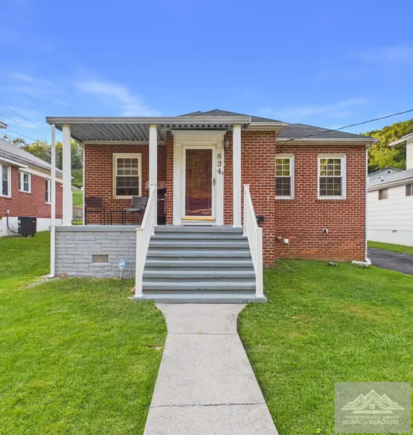 834 Frederick St, BLUEFIELD, WV 24701