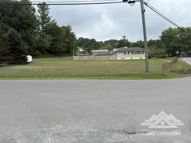 105 Don Minnix, Bluefield, WV 24701 - #2