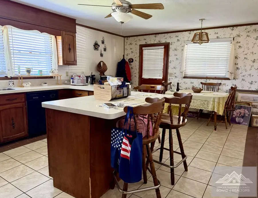 2253 Pisgah Rd, Princeton, WV 24739 - #3