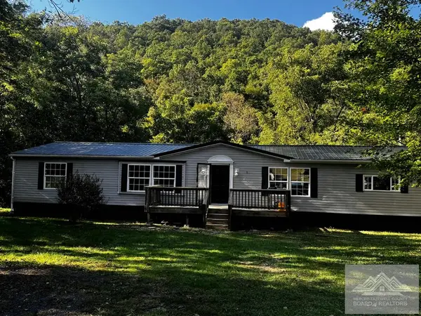 1588 Rocky Branch Loop, PRINCETON, WV 24740