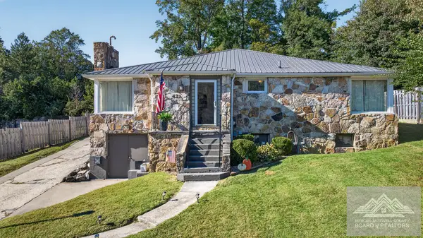 421 Monterey Hill, BLUEFIELD, WV 24701