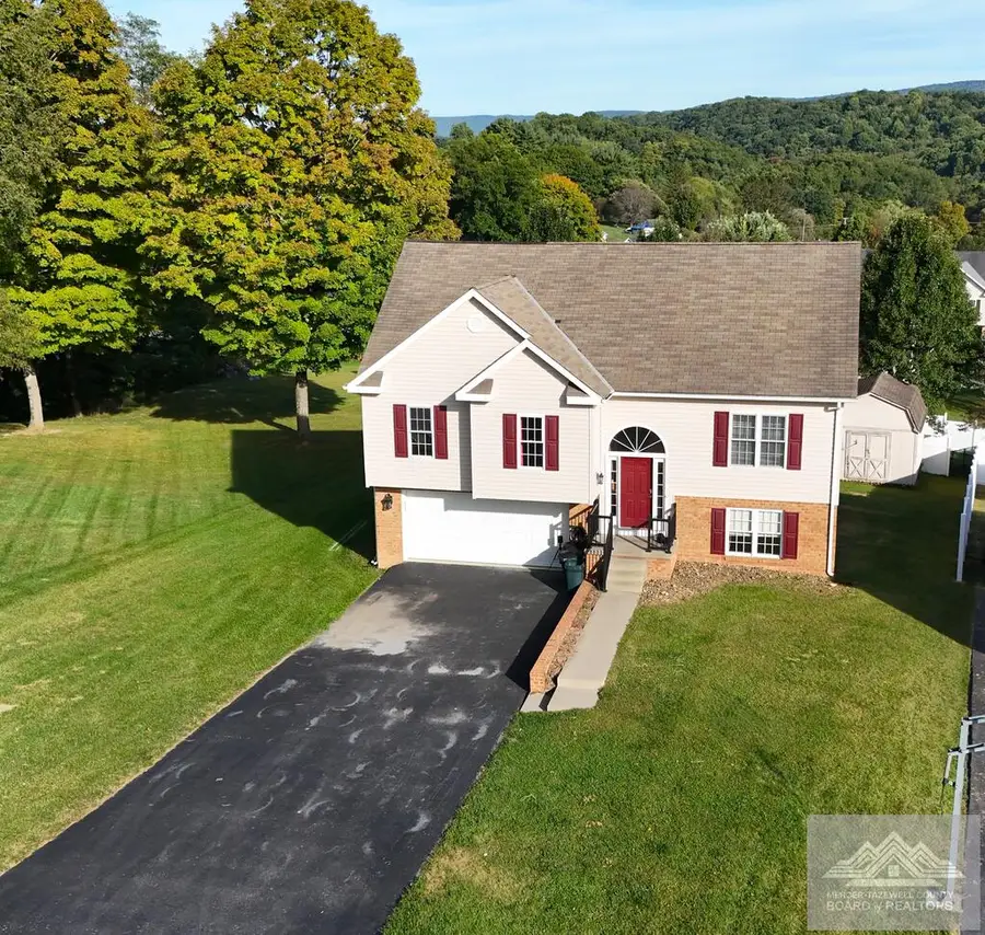 476 Brandon Dr., Bluefield, VA 24605 - #2