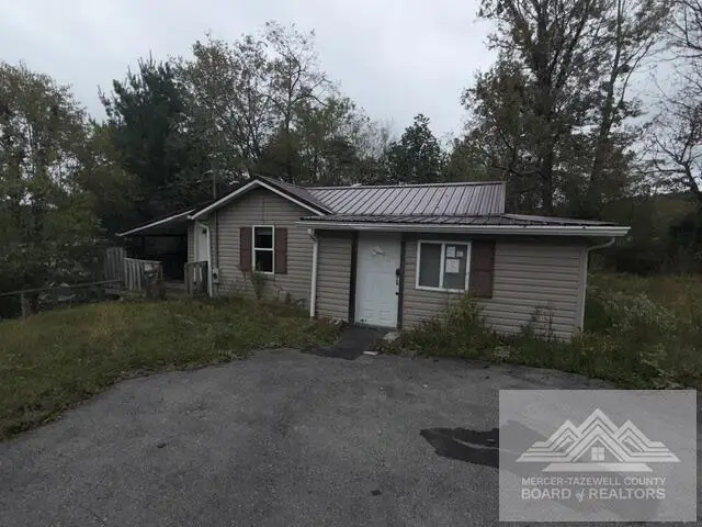 434 Summit St, Sophia, WV 25304 - #1