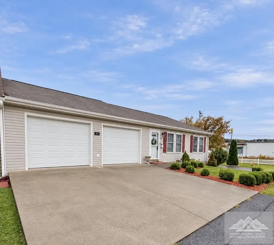 311 Esther St, Princeton, WV 24740 - #3