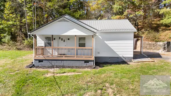139 Calfee Cemetery Road, BLUEFIELD, WV 24701