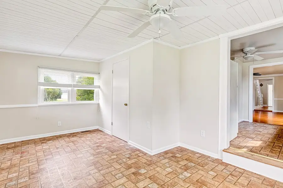 2476 Calvary Church Rd, Warsaw, VA 22572 - Image #2