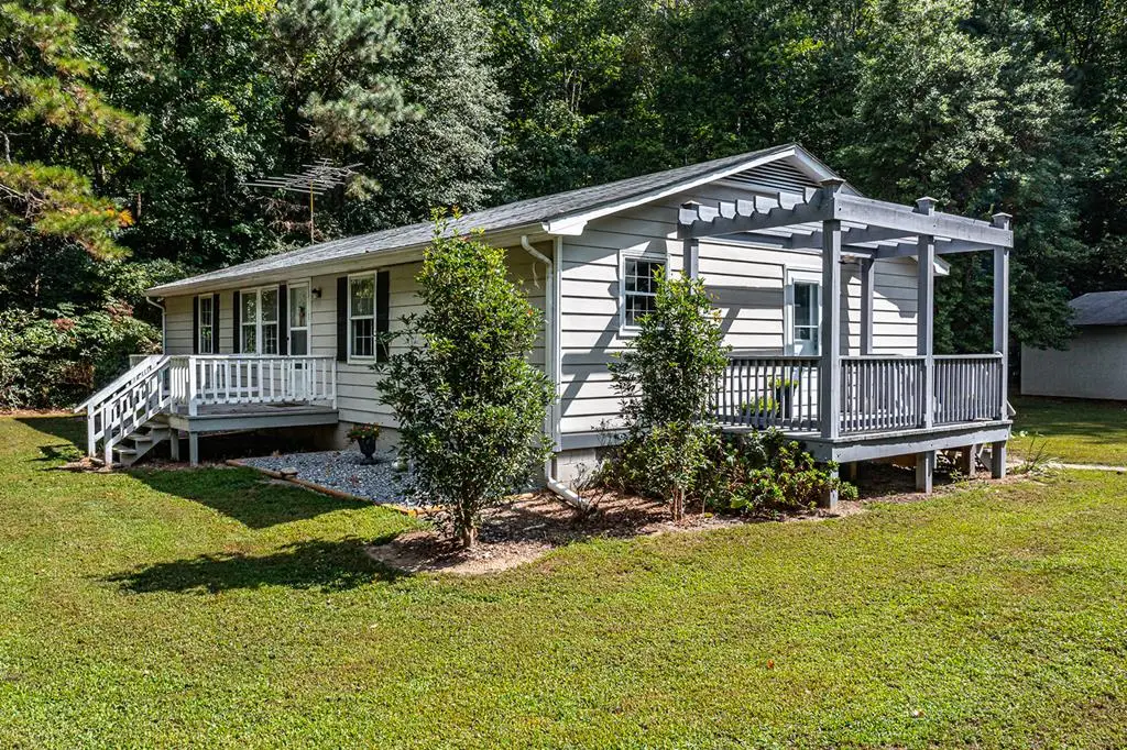 563 Coach Point Road, Hartfield, VA 23071 - Image #1