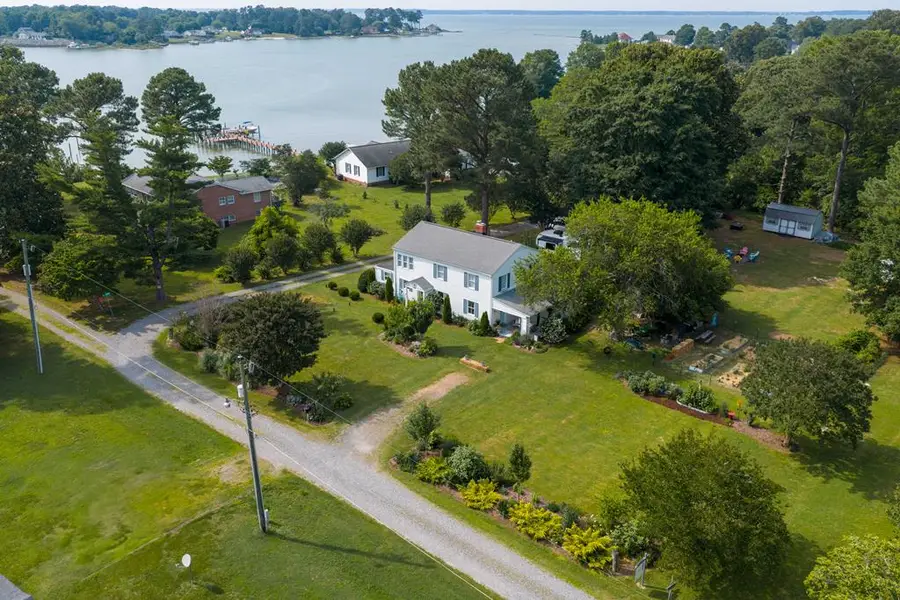 82 Sturgeon St, Deltaville, VA 23043 - Image #2