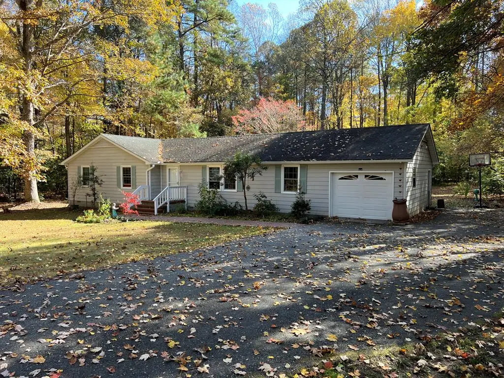 904 Oak Lane, Kilmarnock, VA 22482 - Image #1