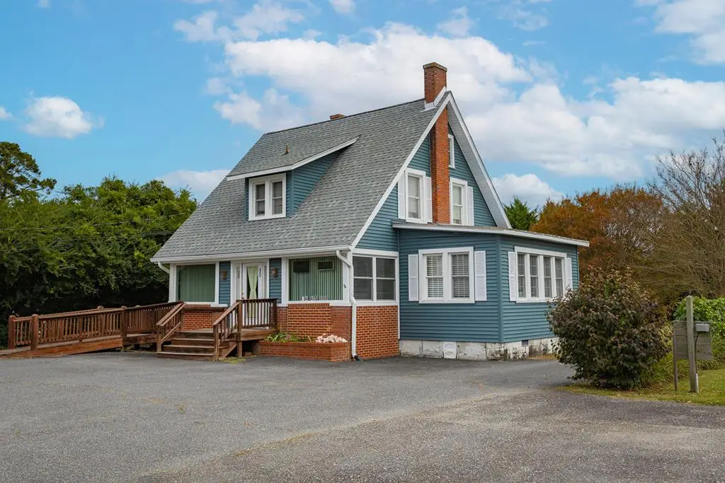 90 N Main Street, Kilmarnock, VA 22482 - Image #1