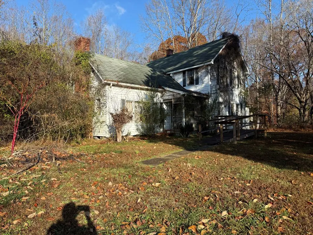 83 Deerfield Dr, Warsaw, VA 22572 - Image #1