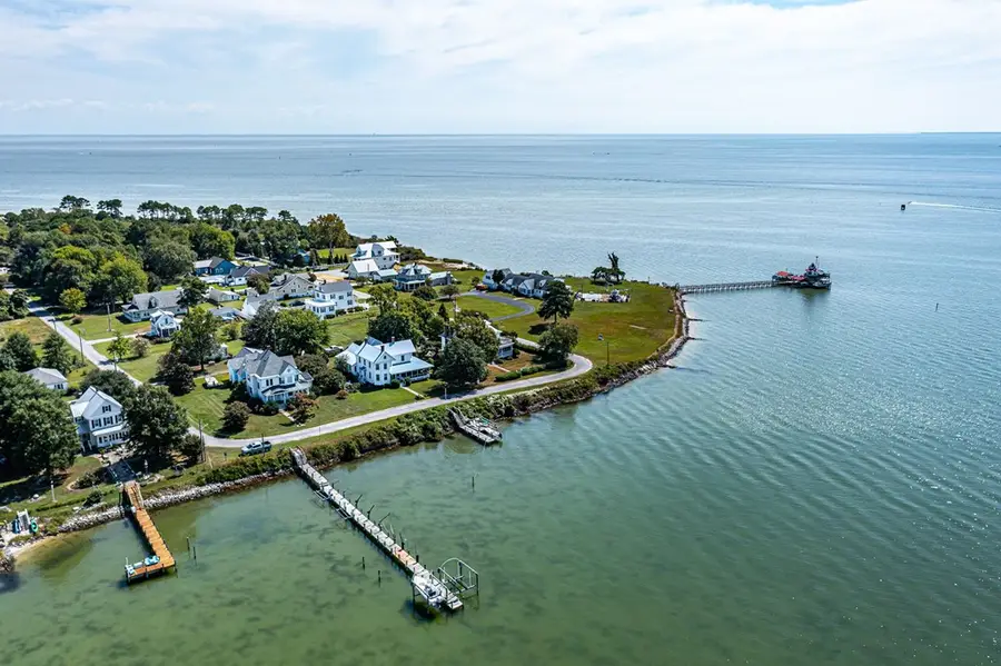 218 Fleeton Point Circle, Reedville, VA 22539 - Image #2