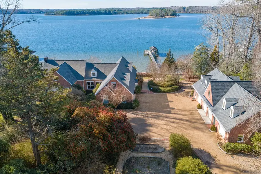 979 Twiggs Ferry Road, Hartfield, VA 23071 - #2