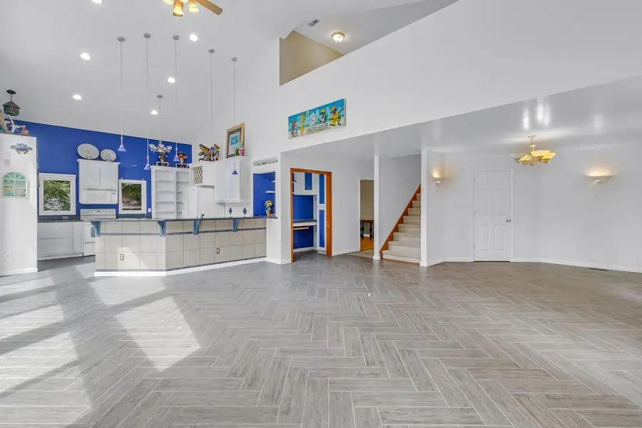 86 Waverly Avenue, Kilmarnock, VA 22482 - #3