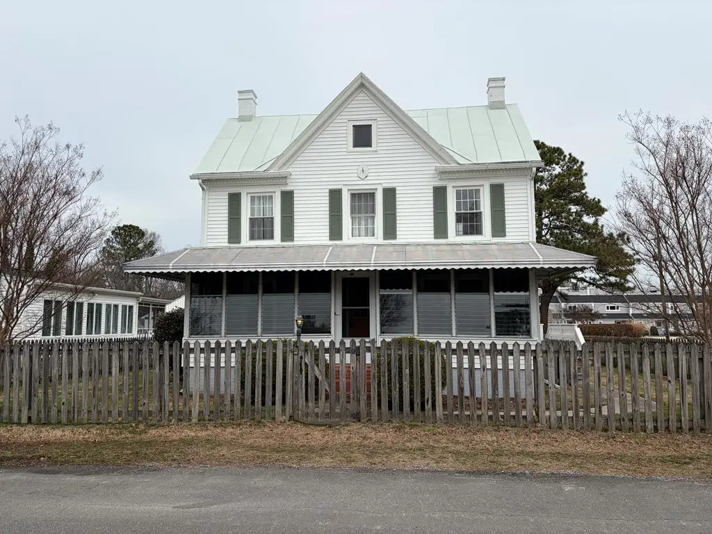 121 Taylor Avenue, Urbanna, VA 23175 - #1