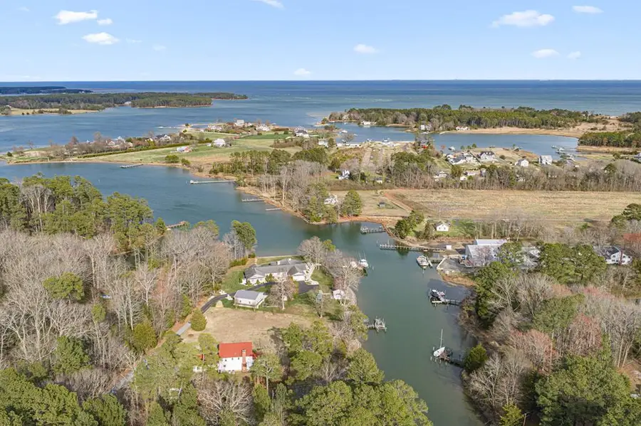 400 Aquilla Point Dr, White Stone, VA 22578 - #2