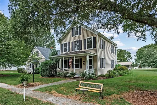 92 Front Street, , VA 22572